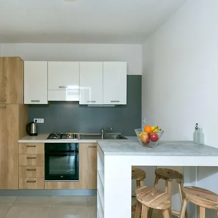 Seafront Tambaca Apartment *