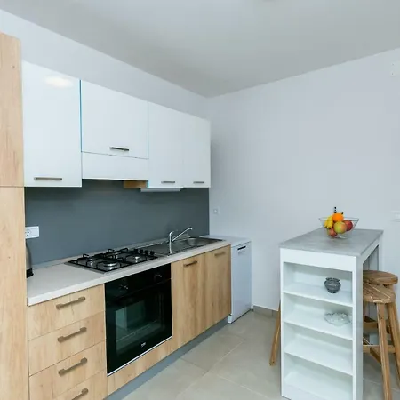 Seafront Tambaca Apartment